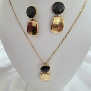 Set de Collar y Aretes en Acero Inoxidable